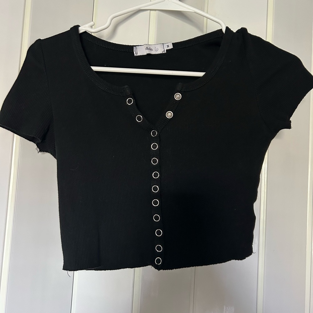 Alia Black Short Sleeve Buttoned Crop Top